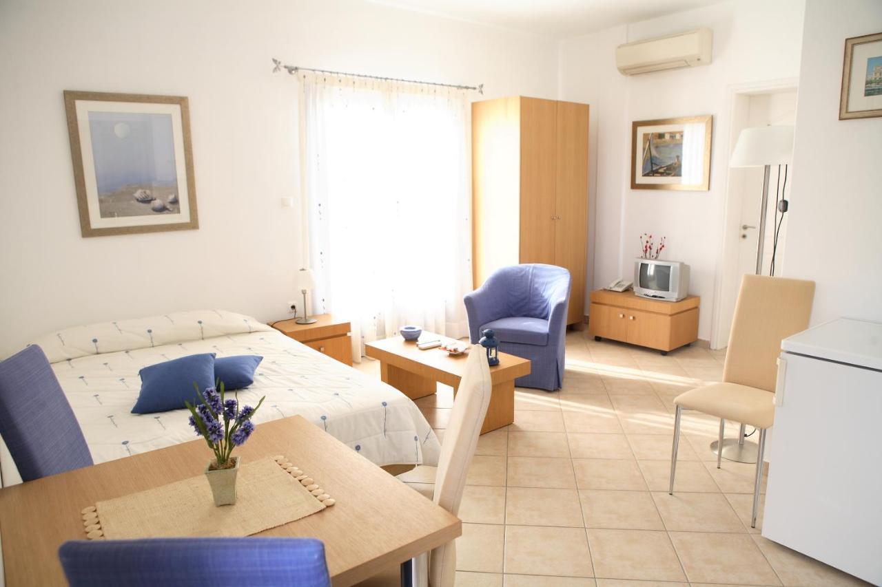 Fistikies Holiday Apartments Aegina Quarto foto